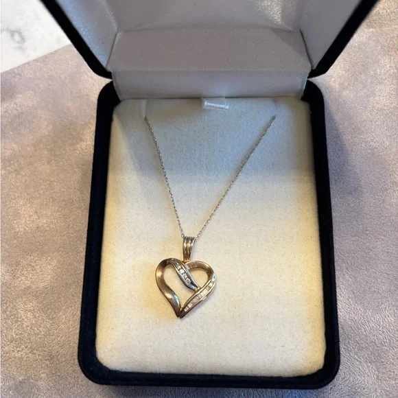Kay Jewelers Gold Heart Necklace with diamond Accents - Picture 1 of 4